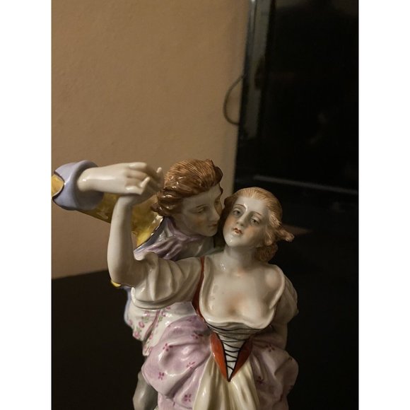 A 19 Century Statue  made In Germany by Von Schierholz porcelain  loving couple - Picture 7 of 9